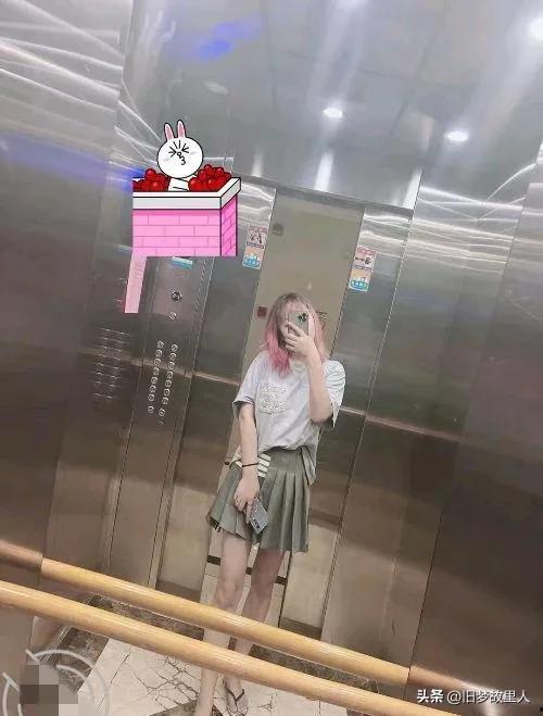 卖花老板娘吃瓜视频播放,卖花老板娘吃瓜视频走红网络