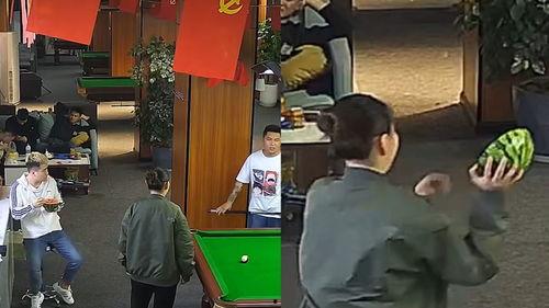 男子台球馆吃瓜视频,男子吃瓜视频引发热议，揭秘台球圈生活点滴